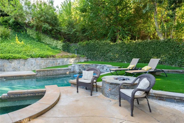 25013 Highspring Avenue, Newhall, California 91321
