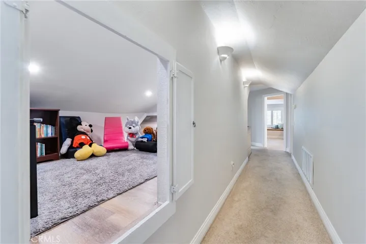 25013 Highspring Avenue, Newhall, California 91321