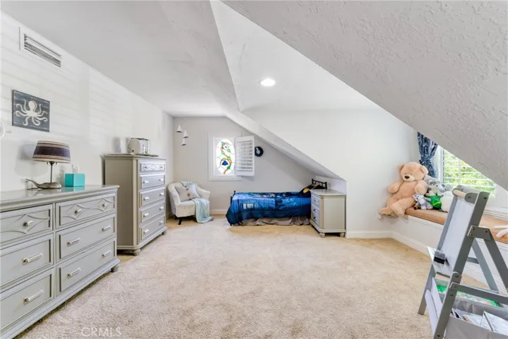 25013 Highspring Avenue, Newhall, California 91321