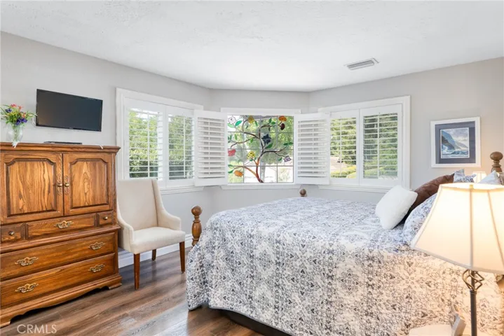 25013 Highspring Avenue, Newhall, California 91321