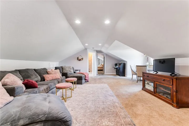 25013 Highspring Avenue, Newhall, California 91321