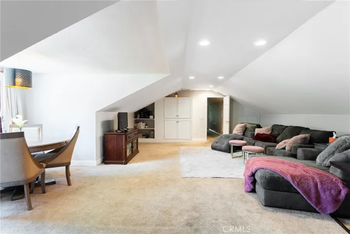 25013 Highspring Avenue, Newhall, California 91321
