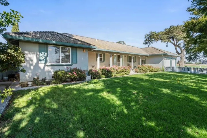 3665 Pacheco Pass Highway, Gilroy, California 95020