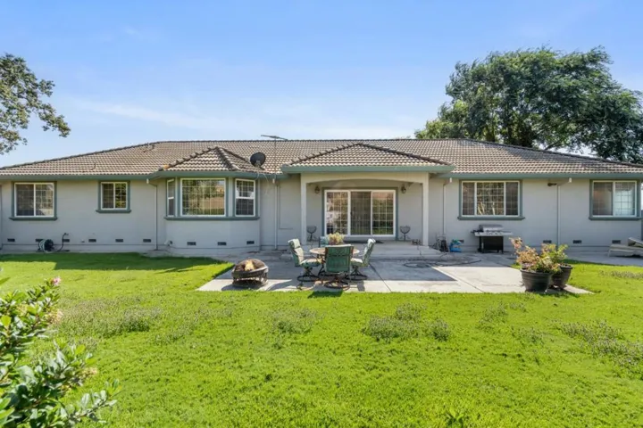 3665 Pacheco Pass Highway, Gilroy, California 95020