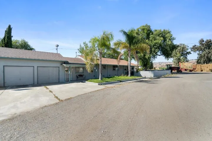 3665 Pacheco Pass Highway, Gilroy, California 95020
