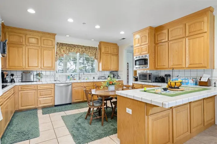 3665 Pacheco Pass Highway, Gilroy, California 95020