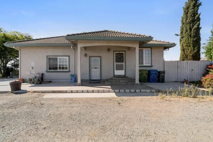 3665 Pacheco Pass Highway, Gilroy, California 95020