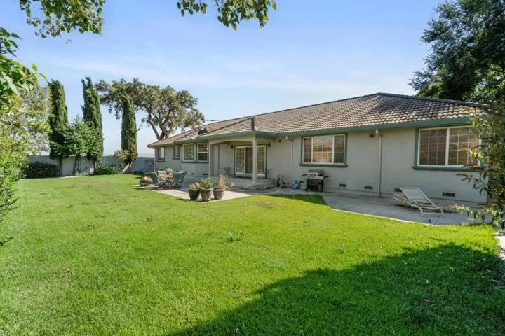 3665 Pacheco Pass Highway, Gilroy, California 95020