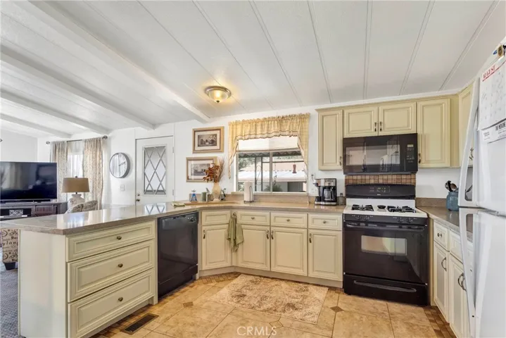 10200 Johnson Road Unit 45, Phelan, California 92371