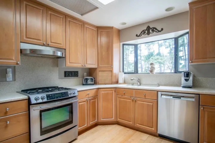 1 Stratford Place, Monterey, California 93940