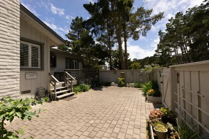 1 Stratford Place, Monterey, California 93940