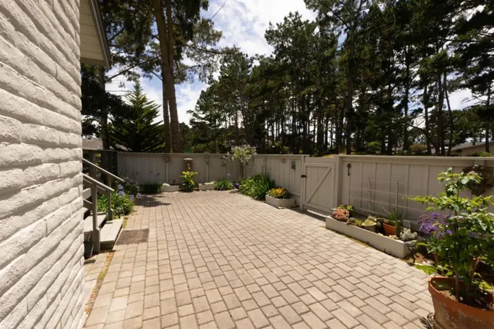 1 Stratford Place, Monterey, California 93940