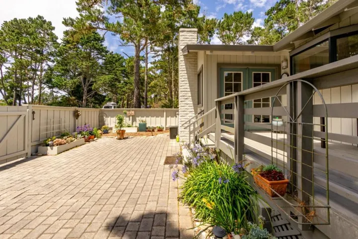 1 Stratford Place, Monterey, California 93940