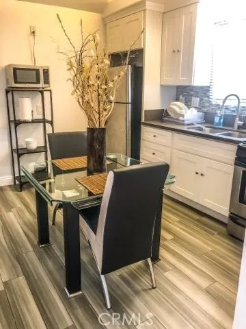 214 Walnut Avenue, Huntington Beach, California 92648 home-pic-7