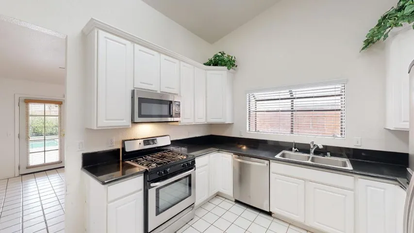 30370-Travis-Ave-Cathedral-City-CA-92234