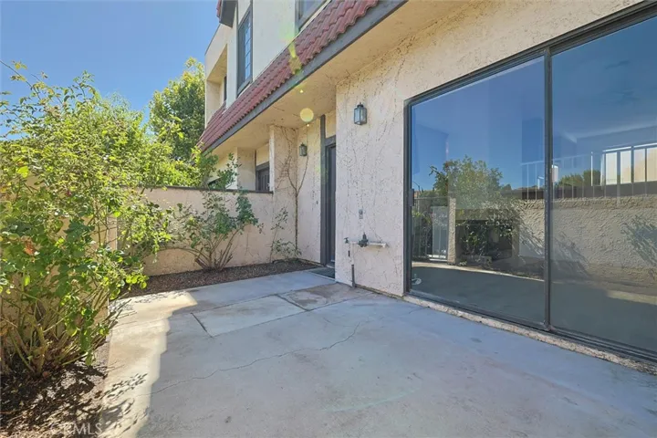 27669 Ironstone Drive Unit 3, Canyon Country, California 91387