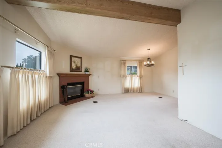 LIVING RM