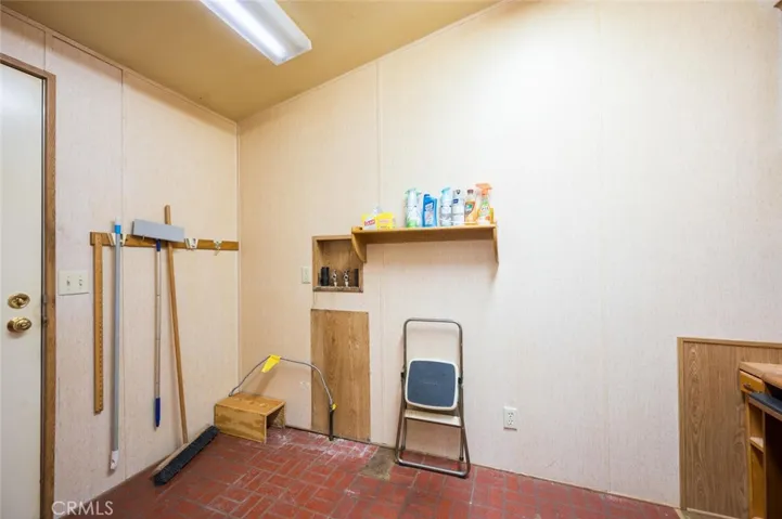 UTILITY RM/ LAUNDRY RM