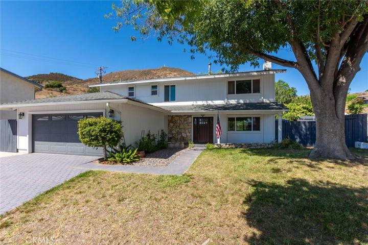 1409 Los Amigos Avenue, Simi Valley, California 93065