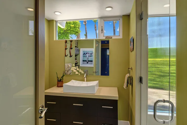 PRIMARY BATH IN MLS