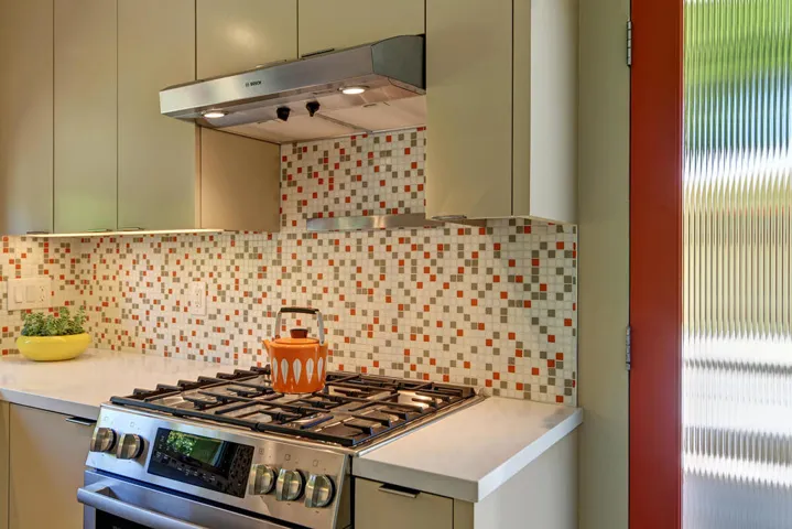 KITCHEN STOVE MLS