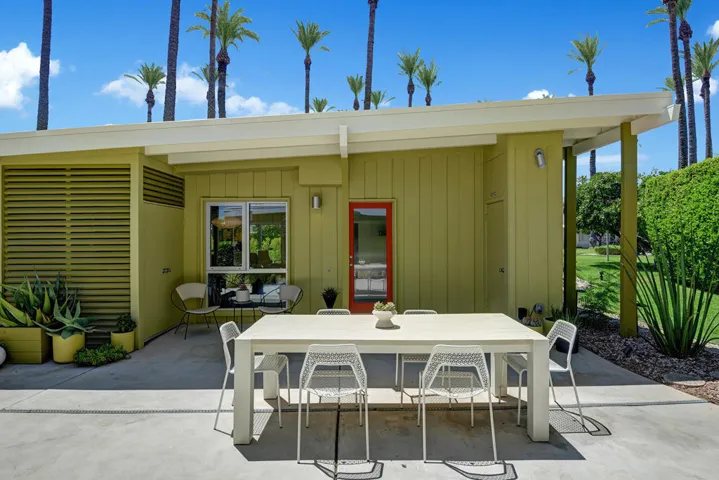 ENTRY COURTYARD DINING MLS