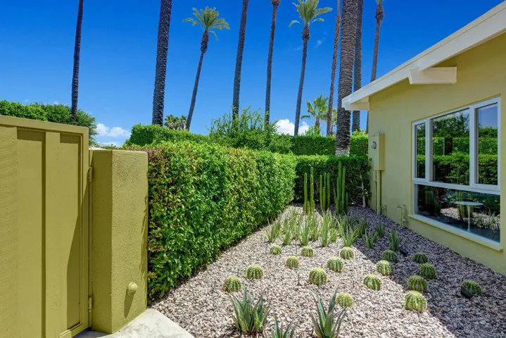 ENTRY COURTYARD GARDEN MLS