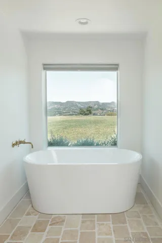 24385 Fuerte Rd., Temecula, California 92590
