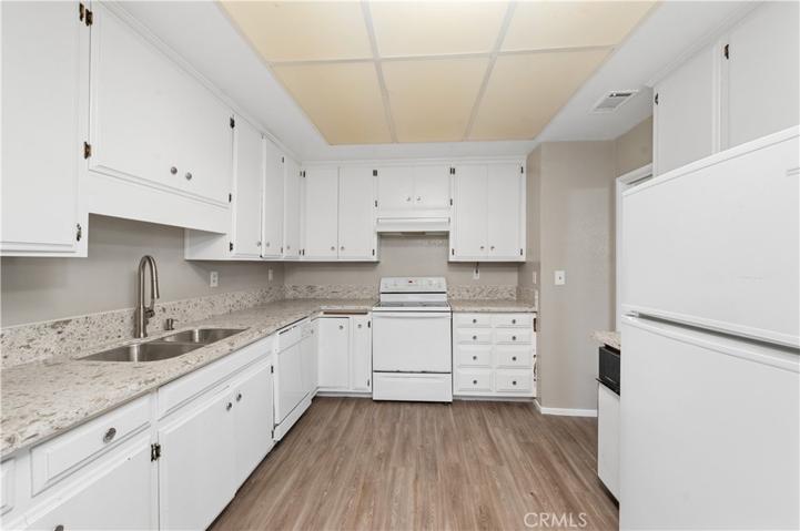 26063 Verde Grande Court, Menifee, California 92586