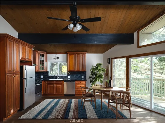 This photo has been virtually staged. No furnishings included in sale.