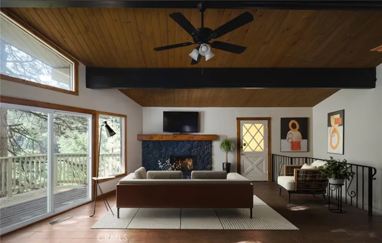 This photo has been virtually staged. No furnishings included in sale.
