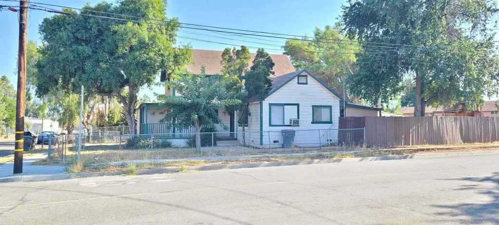 602 S C St, Perris, California 92570