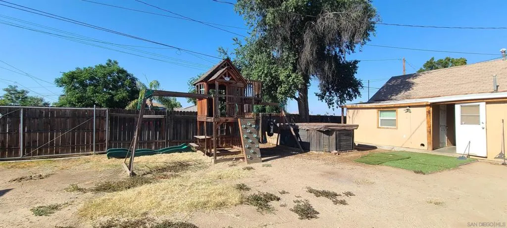 602 S C St, Perris, California 92570