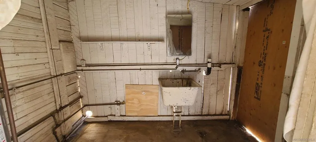602 S C St, Perris, California 92570