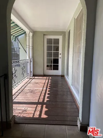 325 N Mansfield Avenue, Los Angeles, California 90036