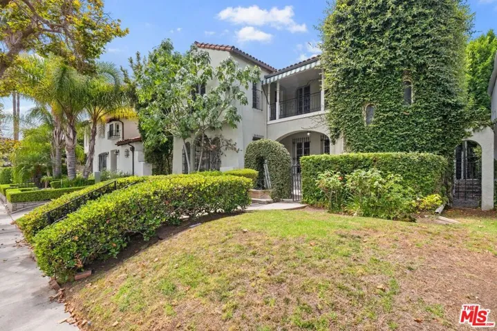 325 N Mansfield Avenue, Los Angeles, California 90036