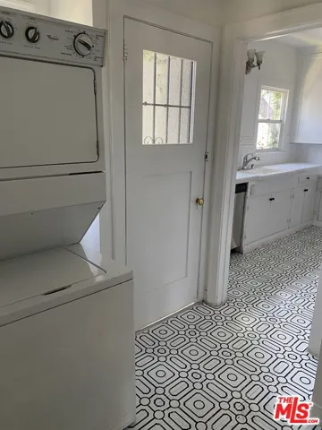 325 N Mansfield Avenue, Los Angeles, California 90036