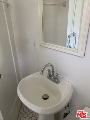 325 N Mansfield Avenue, Los Angeles, California 90036