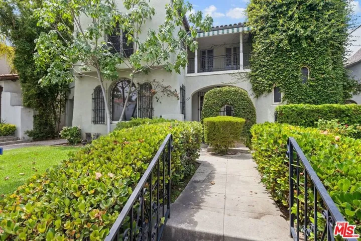 325 N Mansfield Avenue, Los Angeles, California 90036