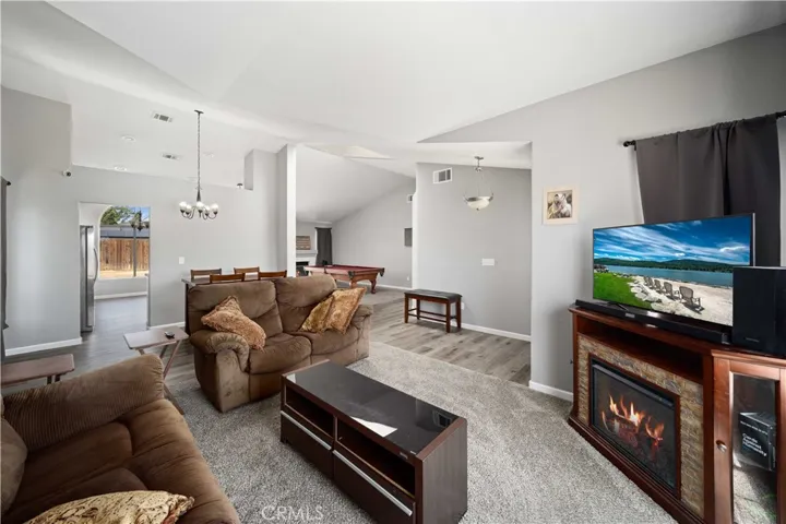 8825 Peach Avenue, California City, California 93505