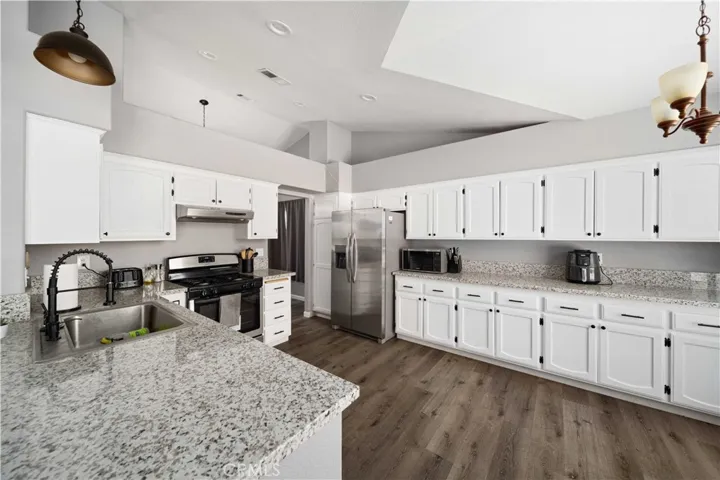 8825 Peach Avenue, California City, California 93505