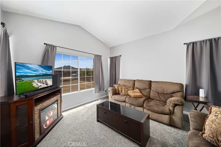 8825 Peach Avenue, California City, California 93505