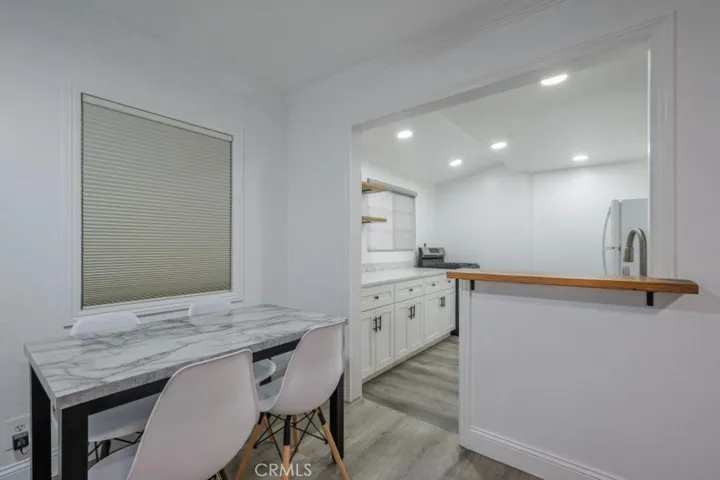 6960 Encino, Lake Balboa, California 91406
