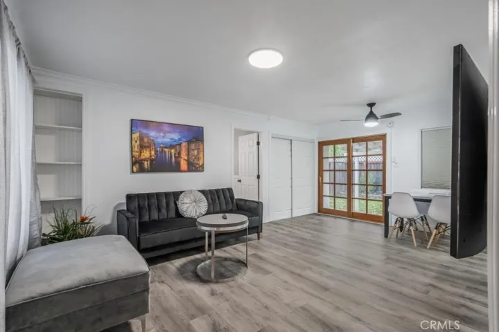 6960 Encino, Lake Balboa, California 91406