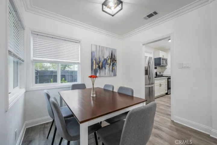 6960 Encino, Lake Balboa, California 91406