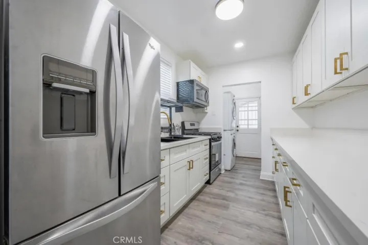 6960 Encino, Lake Balboa, California 91406