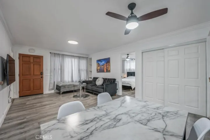 6960 Encino, Lake Balboa, California 91406