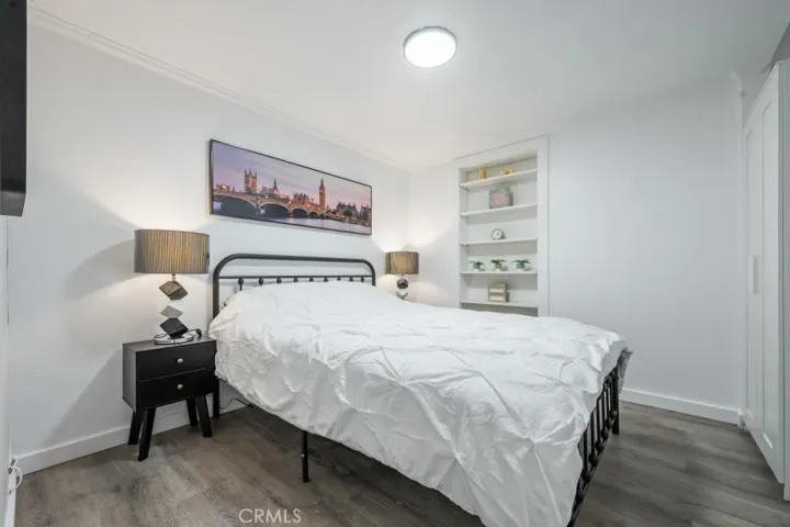 6960 Encino, Lake Balboa, California 91406