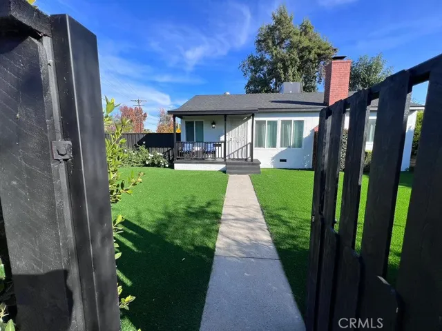 6960 Encino, Lake Balboa, California 91406