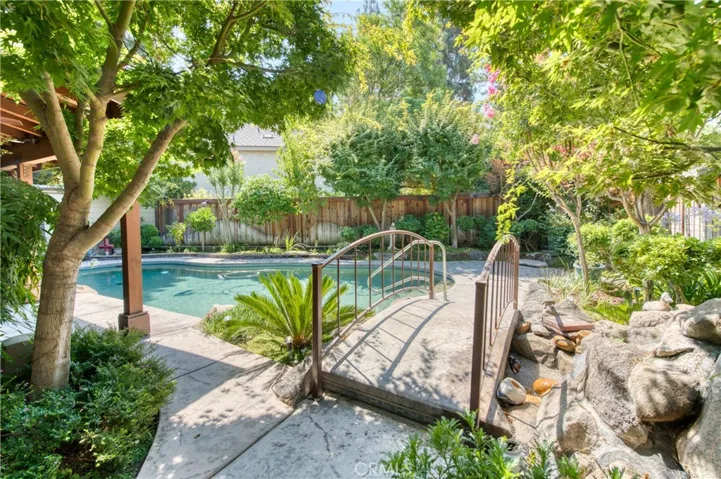 2727 W Bluff Avenue Unit 114, Fresno, California 93711